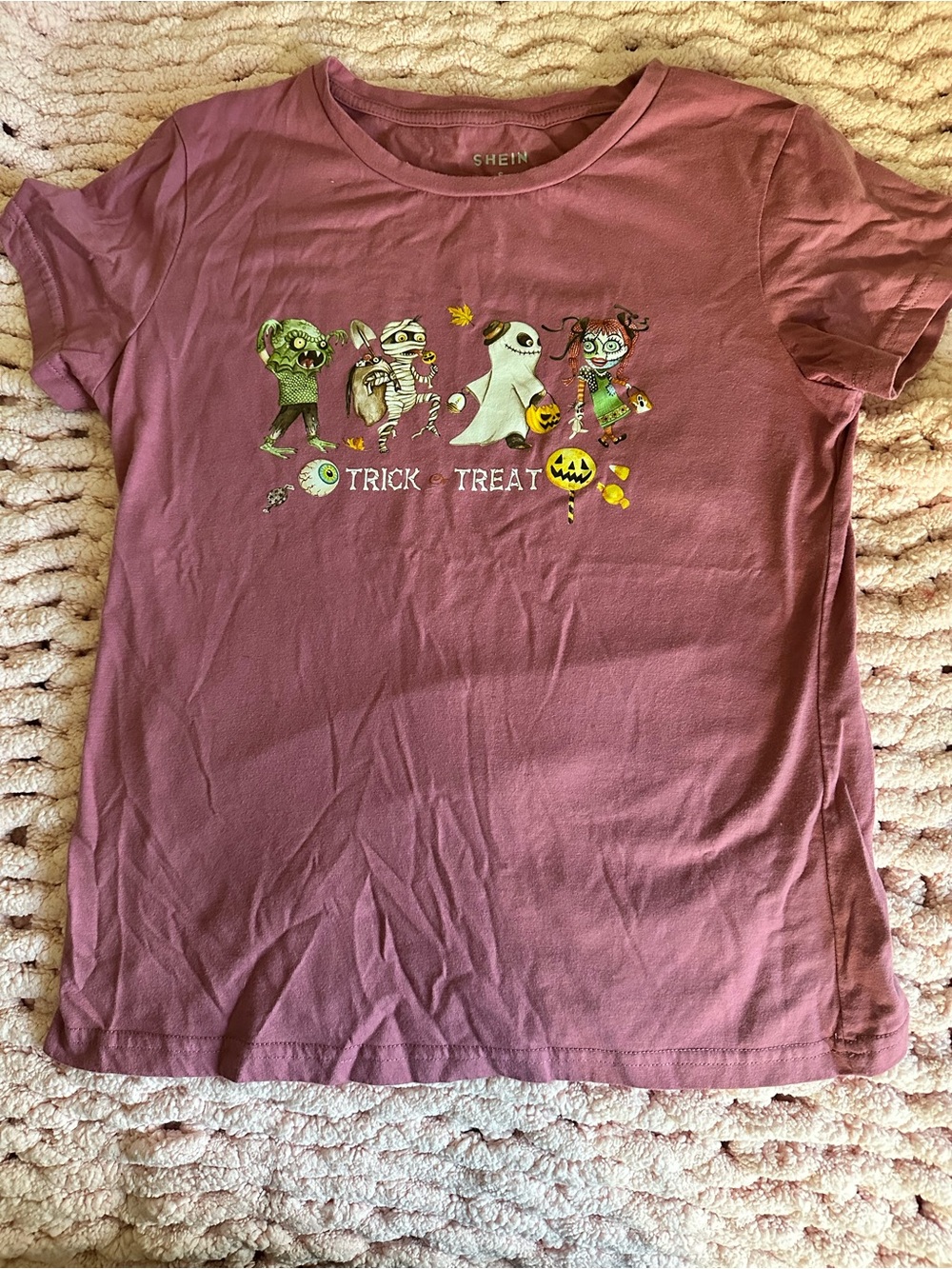 SHEIN Mauve Short-Sleeve Halloween Graphic Tee with Colorful Characters